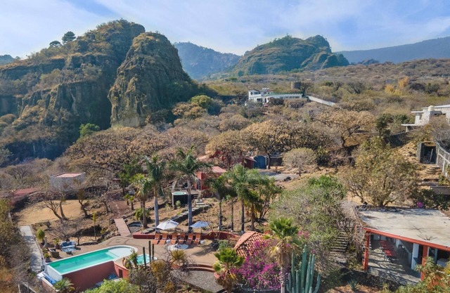 Tepoztlan Retreat: Casanevo Bliss, 10 Guests, A/C