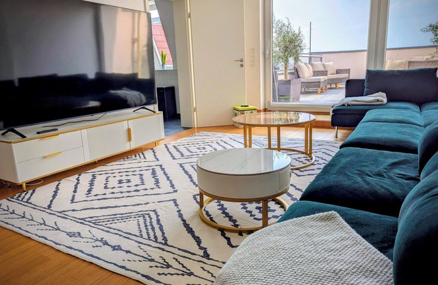 Exclusive family residence with roof terrace, sauna and entertainment