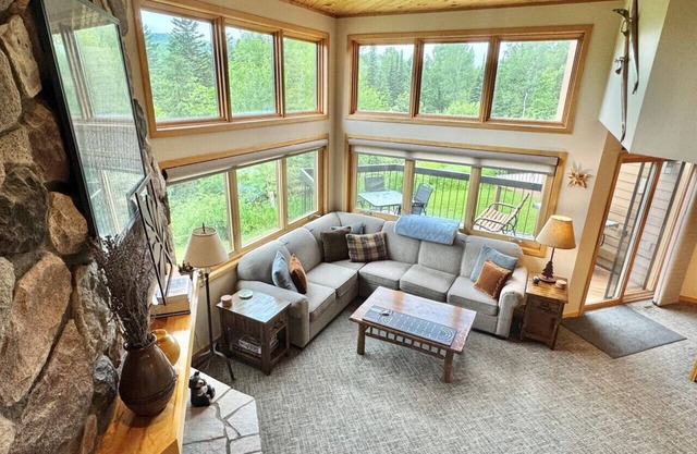 Lutsen Executive Townhome Ski-in/out Full Resort Amenities