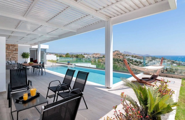 Villa Ejecutiva Rodas | Villa Kastro | Impresionantes vistas al mar | 3 Dormitorios | Lindos