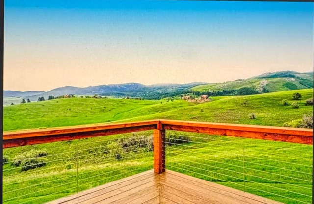 Expansive views, wildlife, and privacy.
