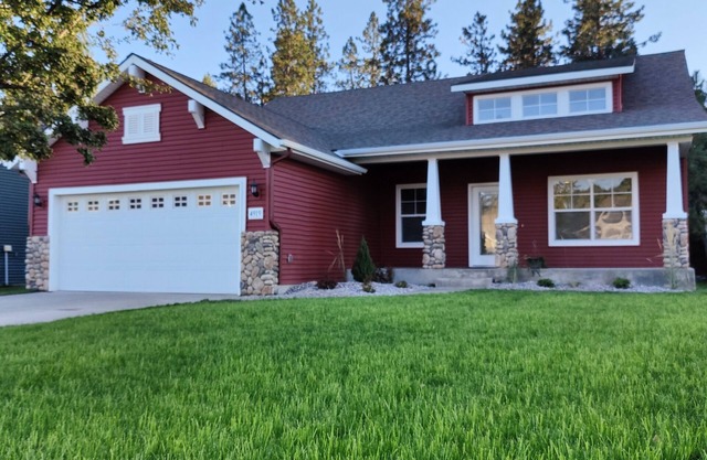 Experience Your Comfy Home Base Getaway - NEW TESLA/EV CHARGER. 5-6 star