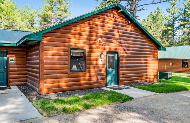 Exquisite dog-friendly cabins with hot tub, fireplace, patio, grill, central AC, & W/D