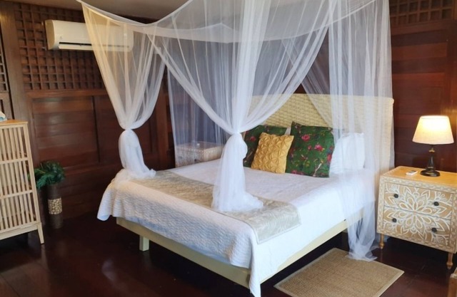 Exquisite Soufrière Getaway w/Balcony | Pool, Spa & Beach by the Pitons