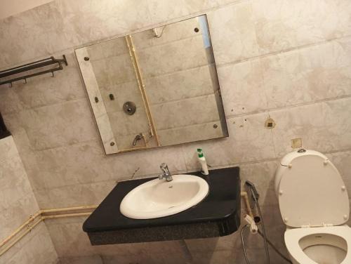 FabHotel Aksa Inn