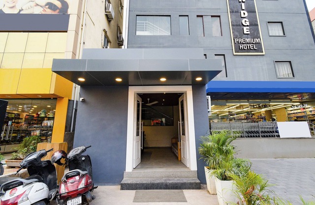 Fabhotel White Ridge