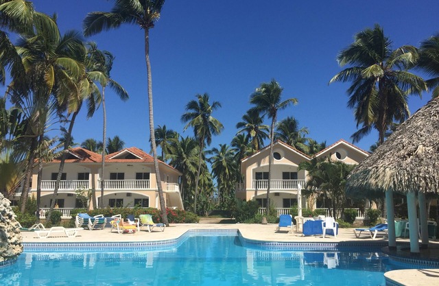 Fabulosos condominios a pasos de la playa privada y la piscina junto a la playa.