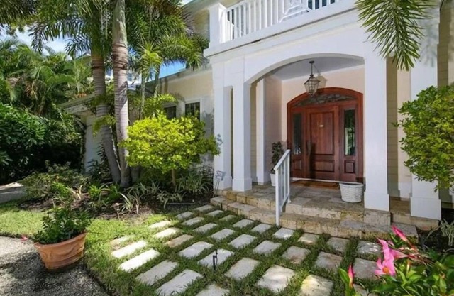 Fabulous home in the Ultimate Gasparilla Island location.