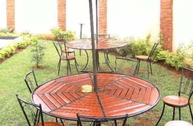 Fahari Guest House