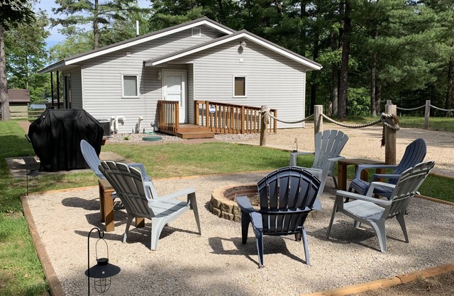 Sunset Cottages at Crooked Lake - Reserve fechas de otoño ahora. Hermosos colores esperan!