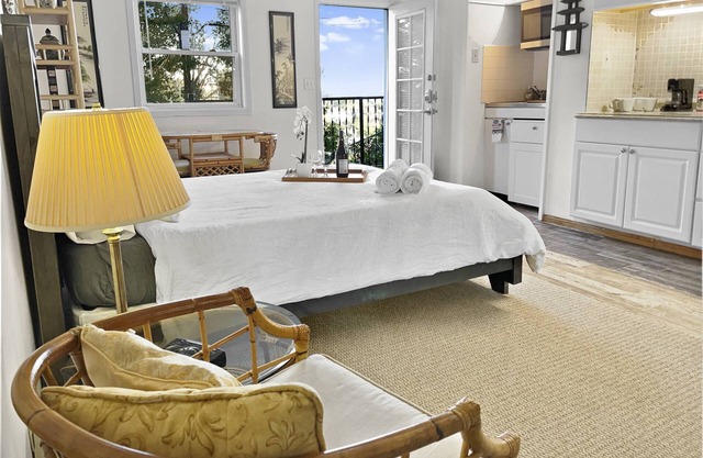 Experience the Hollywood Hills 20% Off Promo