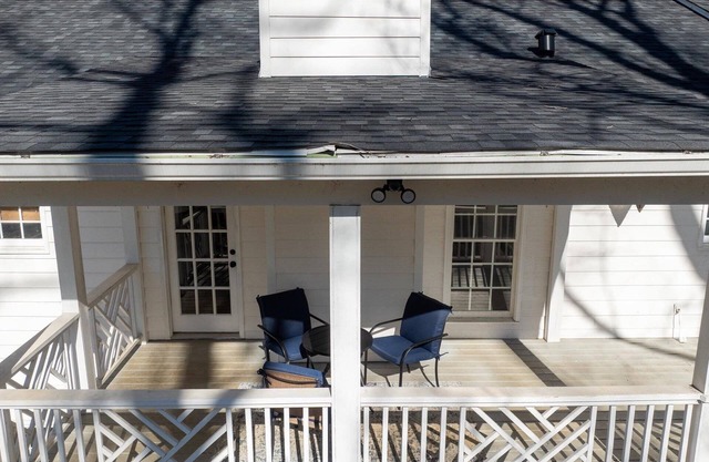 Last-Minute Summer Escape! 15% Off August!