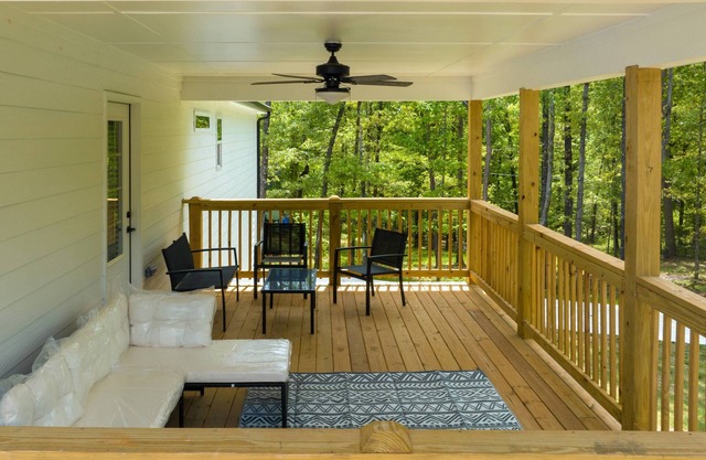 Fall Sale: 10% Off 3+ nights – thru Nov 20!