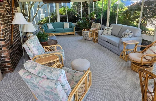 Sept Sale! Big Porch, Short Walk to Beach & Boardwalk, Sleeps 10, Lots to Offer!
