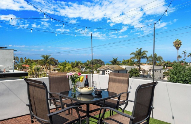 Fall Specials/Hot Tub/A/C/6 Bedrooms/Great Family Home/Rooftop Deck