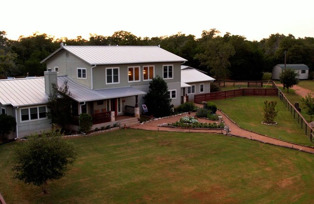 Dúplex aislado en 15 acres con capacidad para 14 personas