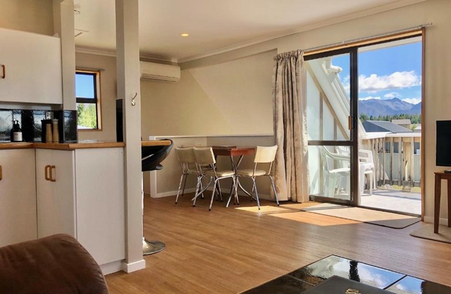 Family Apartment with Mountain Views
