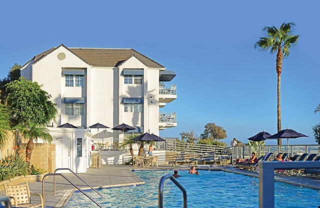 Amplio condominio familiar cerca de la playa w / Resort piscinas y WiFi disponible