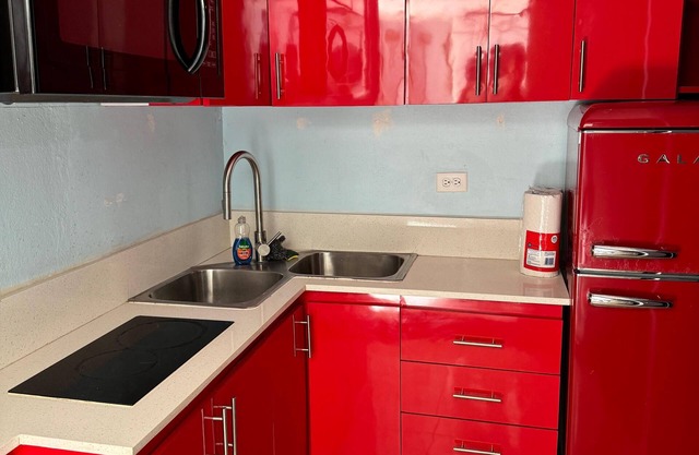 Family-Friendly 2BR Near Ocean & Old San Juan Ferry