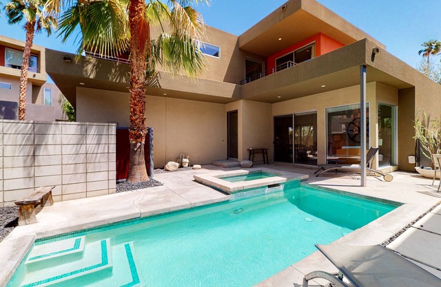 Family-Friendly Condo w/ Mountain Views, Private Pool