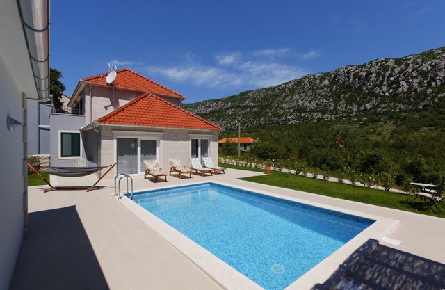 Casa familiar con piscina Župa, Zagora (K-21244)