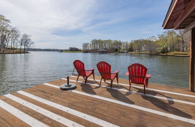 Family Friendly Lakefront Home