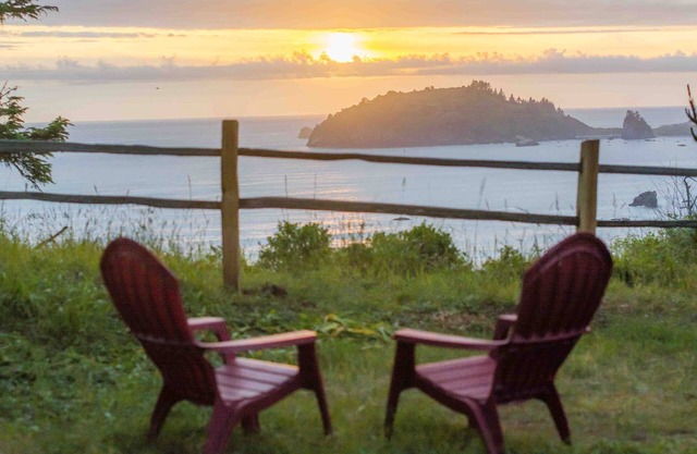 Casa familiar frente al mar con vistas al océano sobre el pintoresco punto de Houda
