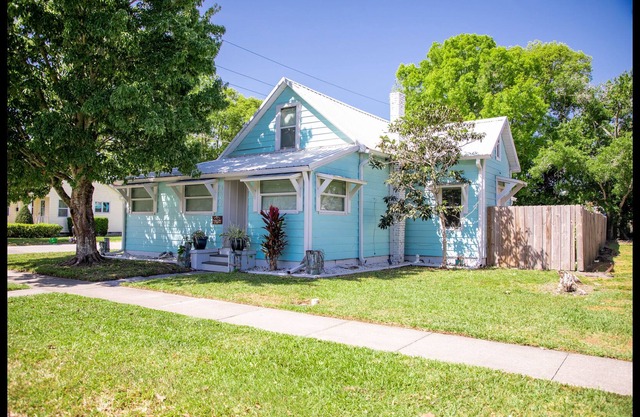 ¡casa familiar con piscina privada y patio a solo 24 millas de Disney!