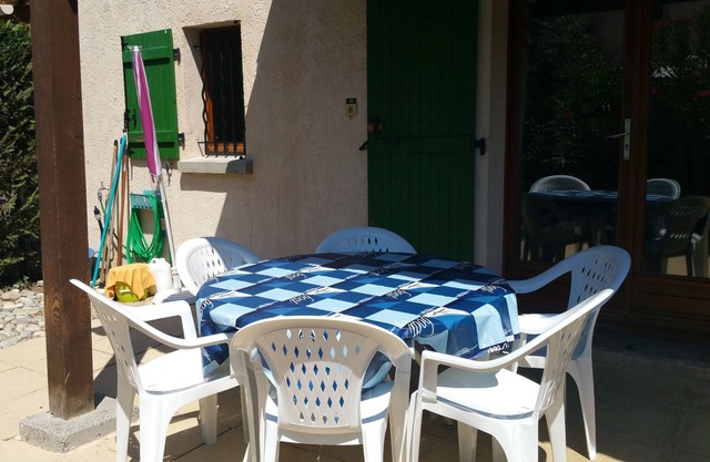 Casa familiar 3 habitaciones Piscina Aparcamiento Wifi 2 kms Mar Villeneuve Loubet