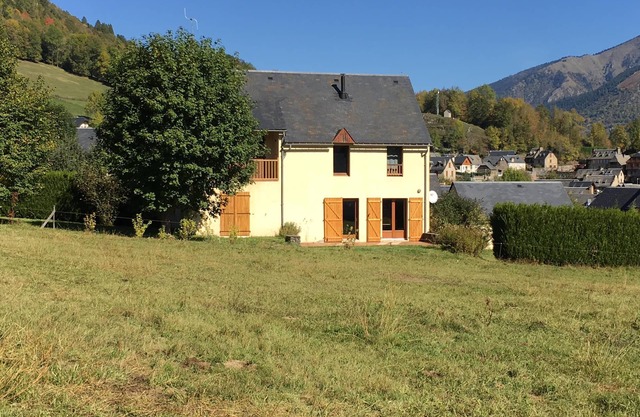 Casa familiar cerca del lago Genos