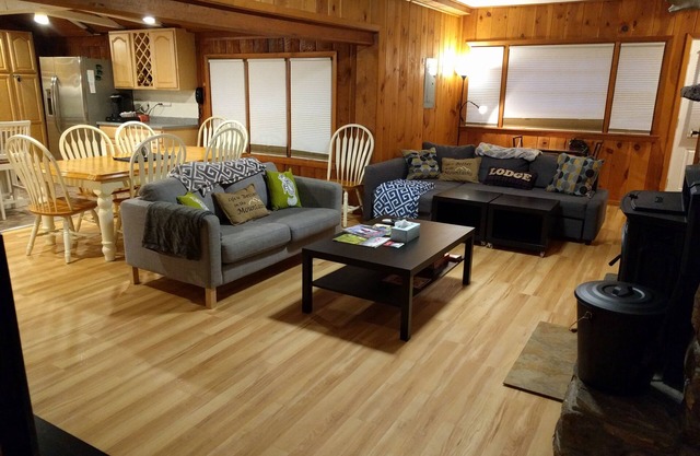Family Lodge Btwn Stratton & Mt Snow - Cargador TESLA