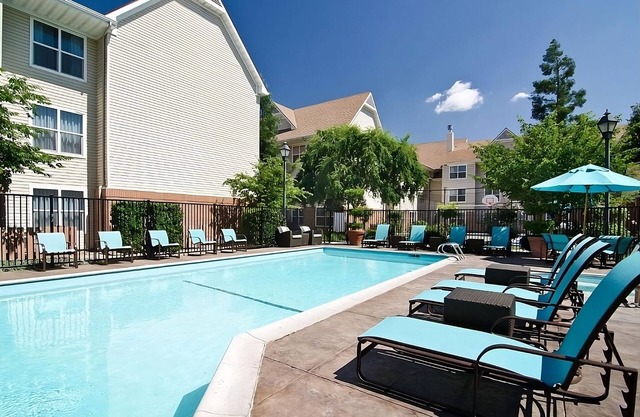 Family Retreat in Central Fresno | 2 Suites w/ Kitchen | Free Parking