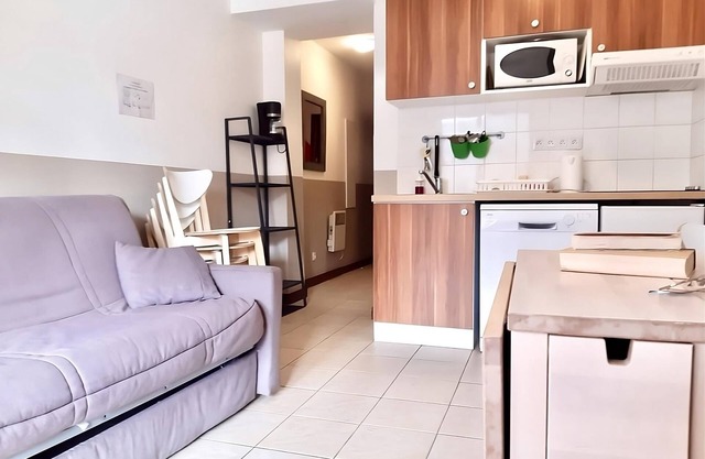 Family vacations! 2 well-decorated units, free parking, near ESF Valberg