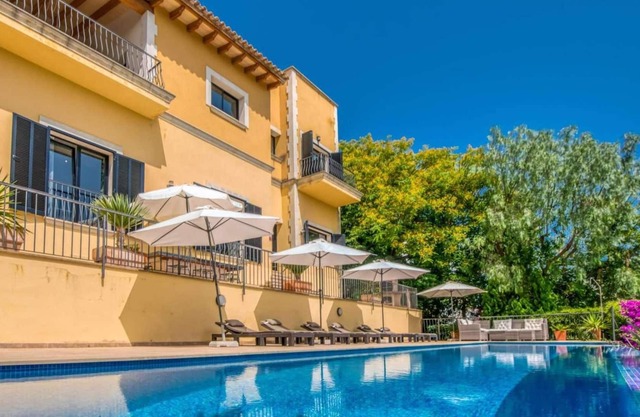 Family villa with private pool