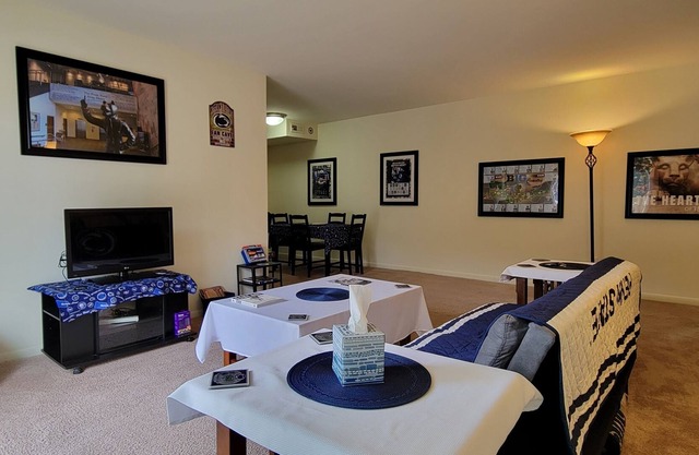 Fantastic 3 Bedroom 2 Bathroom Nittany Lion's Den! Where Fandom Never Ends!