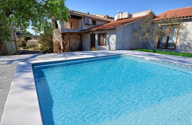 Fantástico piso con piscina de agua salada, bebida de bienvenida, zona de barbacoa - cerca de Rovinj