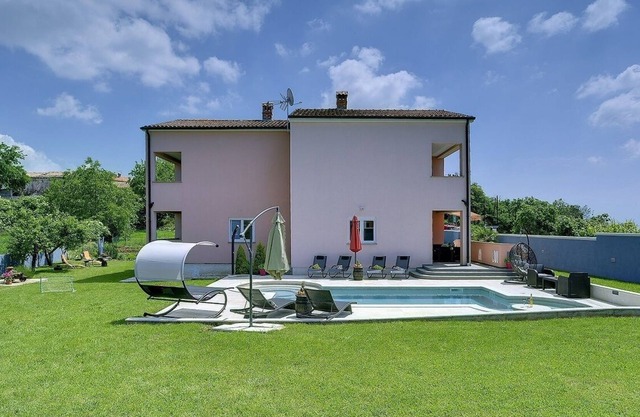 Fantástica villa con piscina privada, sauna y gimnasio