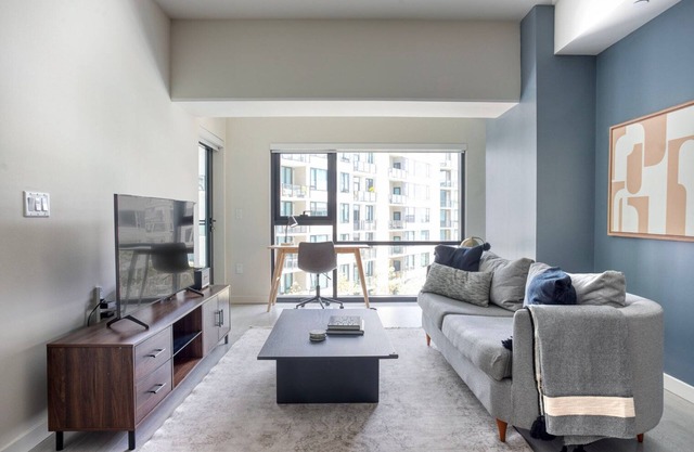 Fantastic West LA 1BR w/ Pool, Gym & Lounge, nr Shops, by Blueground