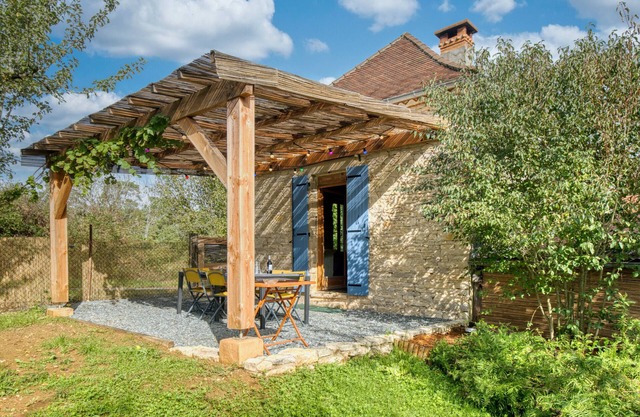 Casa rural en una granja en el corazón del Alto Périgord Noir – Autenticidad, confort y naturaleza