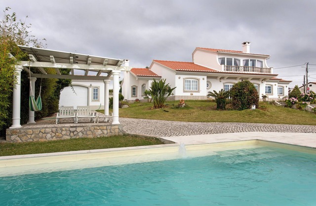 Cortijo "Ecovillage Resort" con vistas al mar, piscina privada y Wi-Fi