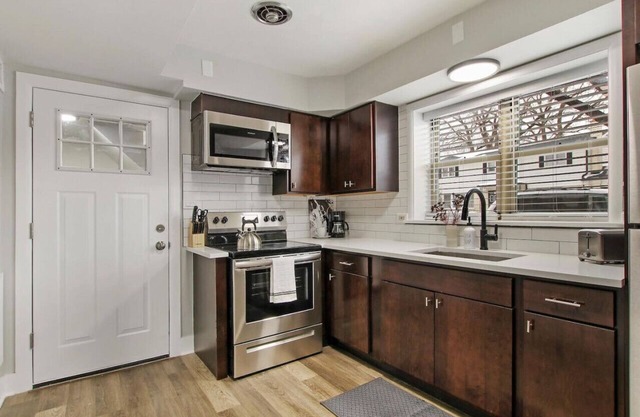 Fascinating 1BR Apt in Skokie near Leisure Center
