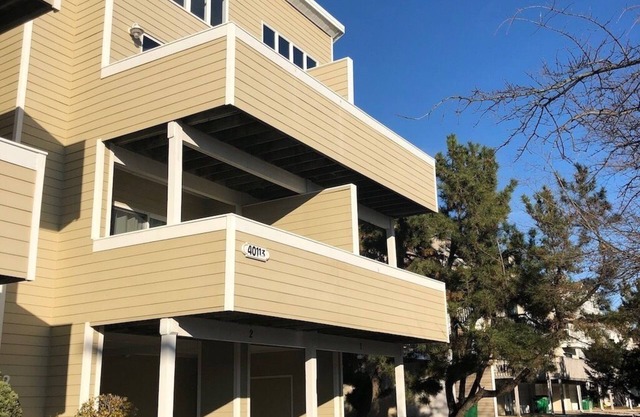 Fenwick Island Beach Block Condo con piscina. Completamente renovado! Fácil acceso a la playa!