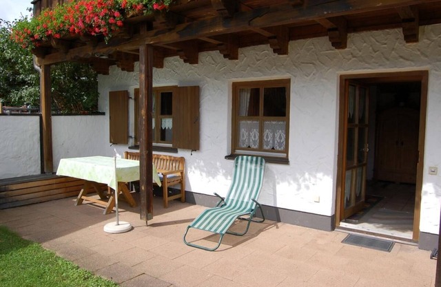 Casa de vacaciones en plena naturaleza, entrada independiente y terraza.