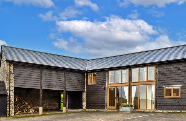 Hunstone Barn