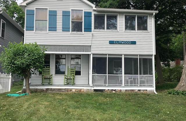 Finger Lakes Keuka Lake Casa de vacaciones 50 'fuera del agua, 100' Nivel Frente a la playa