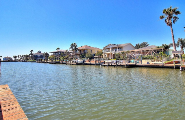 Fishin And Jamin 227rp 5 Bedroom Home by RedAwning