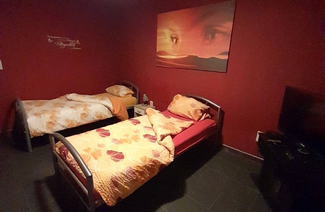 Sala de montaje para hasta 3 personas.