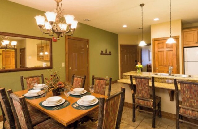 FIVE BEDROOM VILLA-WESTGATE SMOKY MOUNTAIN RESORT AND WATERPARK