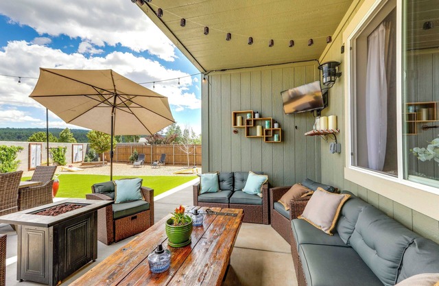 Flagstaff Home w/ Backyard Oasis: 38 Mi to Sedona!