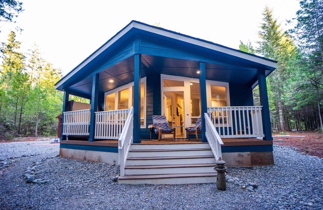 Flash deal now!! Hot tub in the crisp air!!
